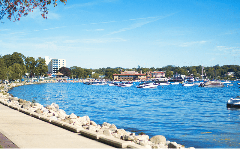 Best Places to Paddle Board in Lake Geneva