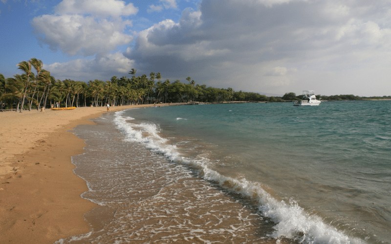 Anaehoʻomalu Bay