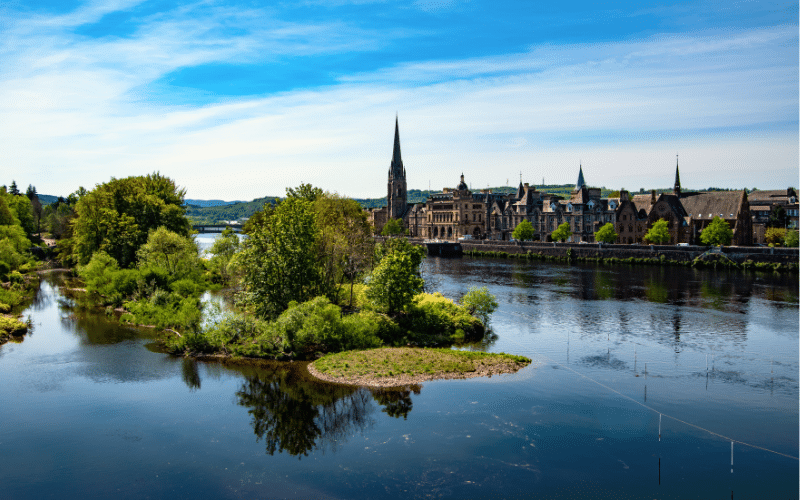 Best Places to Paddle Board in Perth, UK
