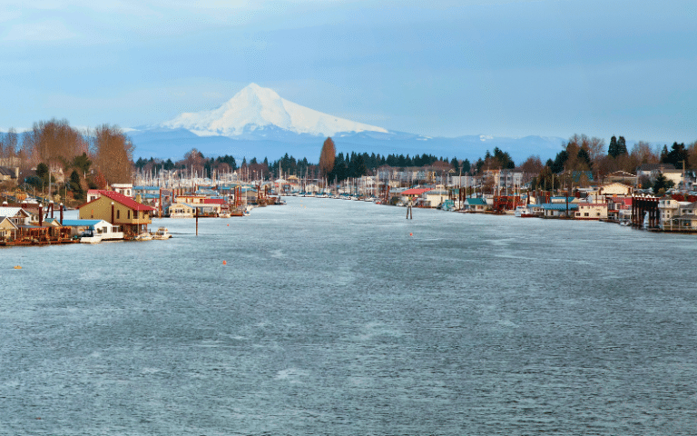 Best Places to Paddle Board in Hood River, OR