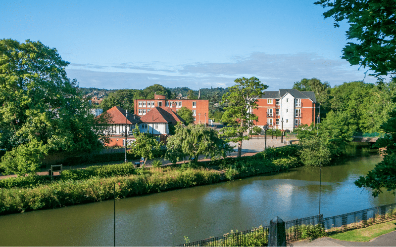 Best Places to Paddle Board in Tonbridge, UK